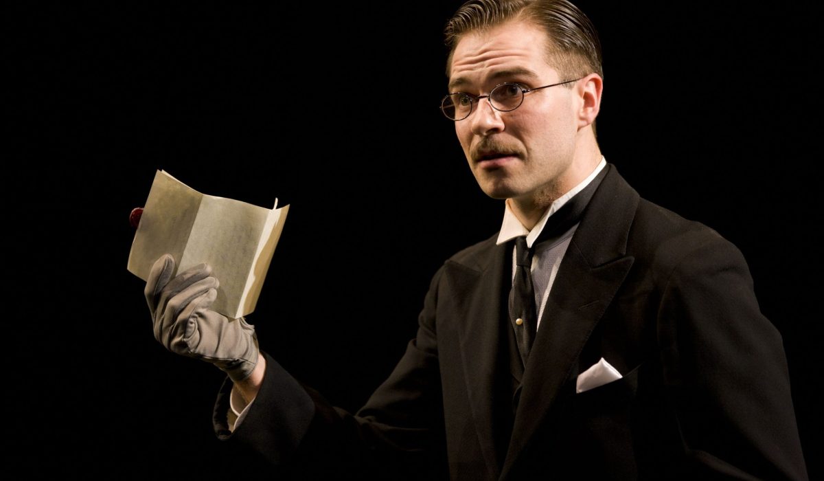 Cymbelline, William Shakespeare, directed by Louisa Proske at Yale School Of Drama, U.T. 12/10-16/11
Scenic Design Meredith Ries
Costume Design Nikki Del Homme
Lighting Design Solomon Weisbad
Sound Design Palmer Hefferan
© T Charles Erickson
tcepix@comcast.net
http://tcharleserickson.photoshelter.com/